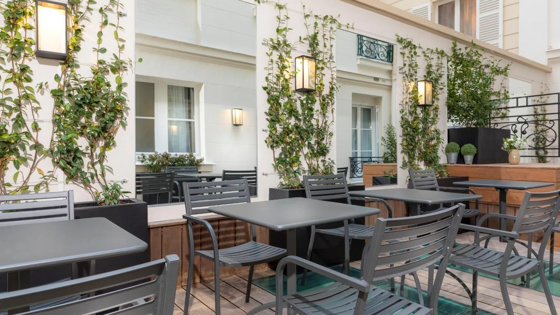 Hotel Elysees Ceramic 3*